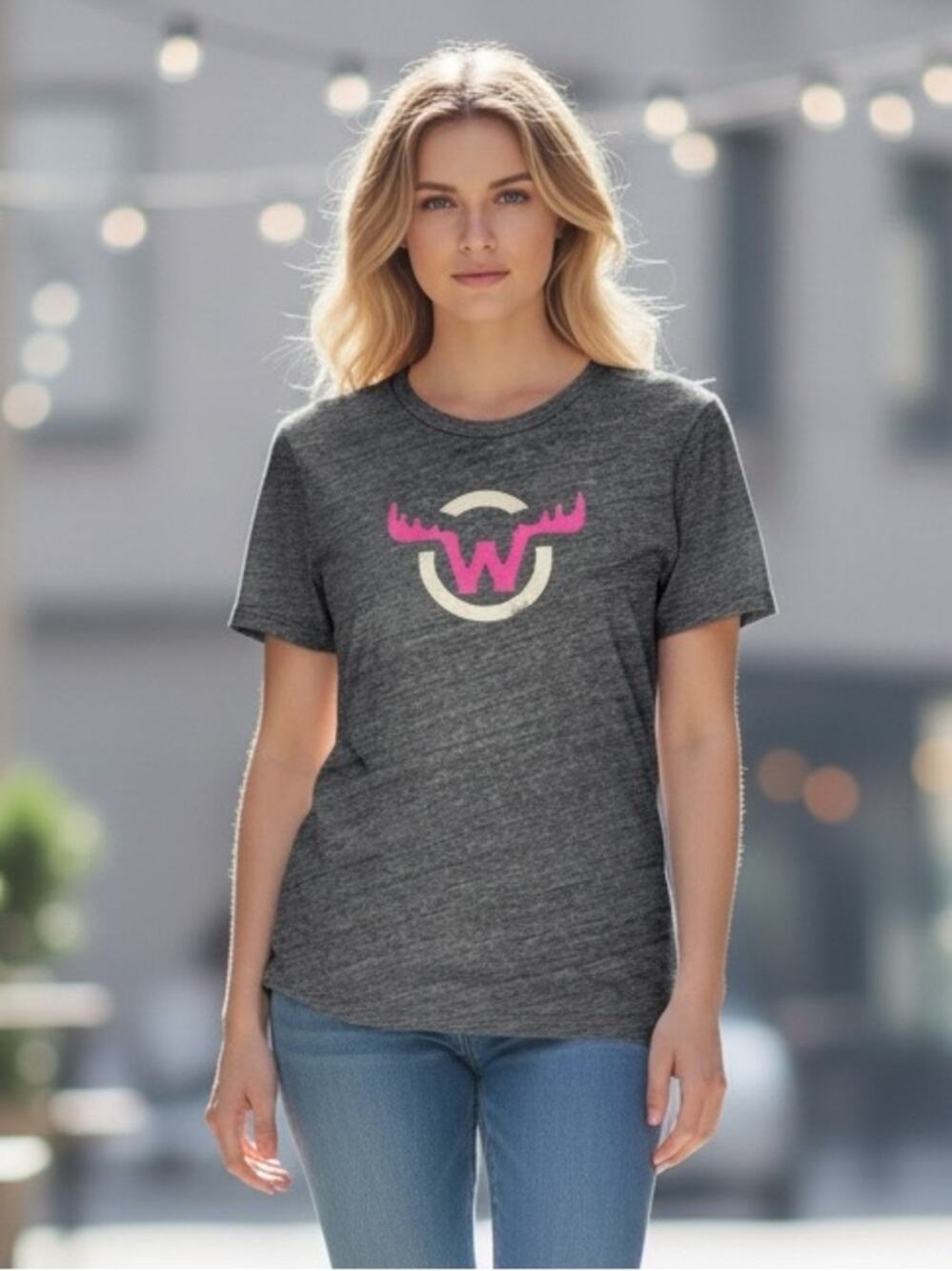 MOOSEJAW Women’s Large Gray Logo T-shirt